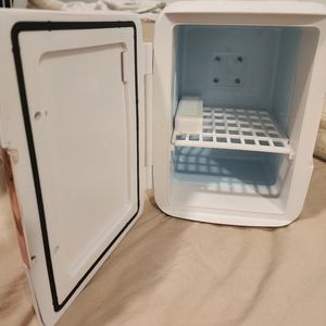 Fridge Hot/cold for beauty products